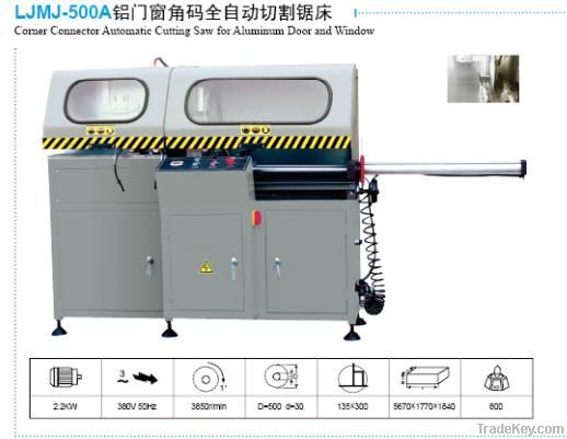 Corner connector cutting saw