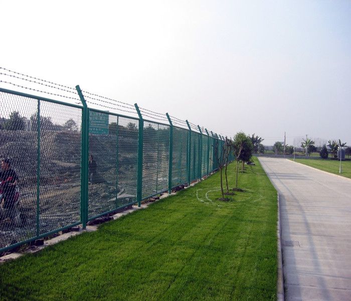 expanded metal safety fence