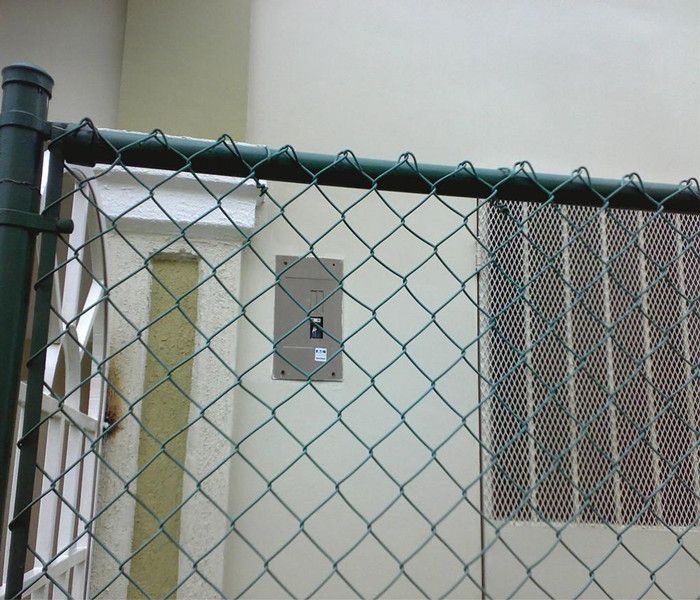 removable chain link fence
