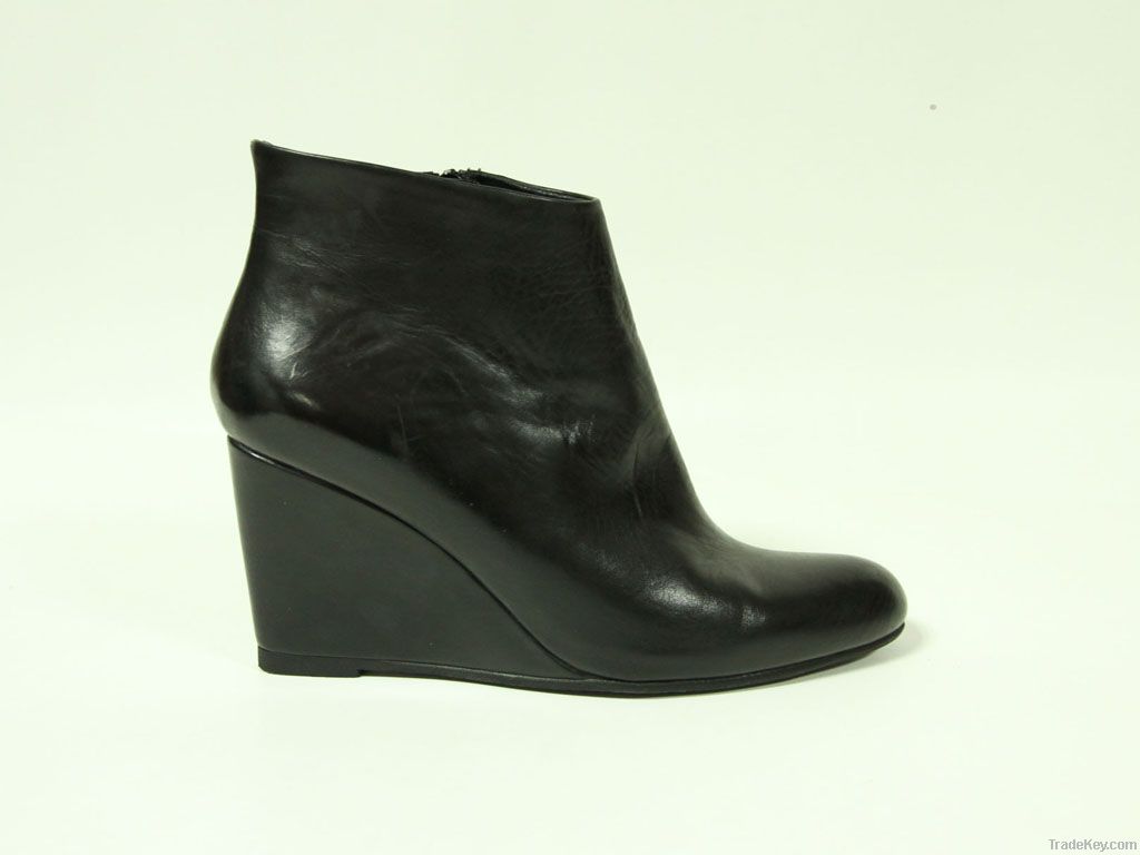 Cow leather wedge shoe