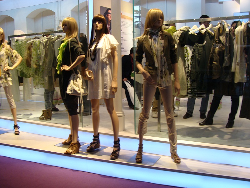 Female fashion mannequin