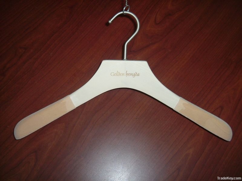 Wooden hanger