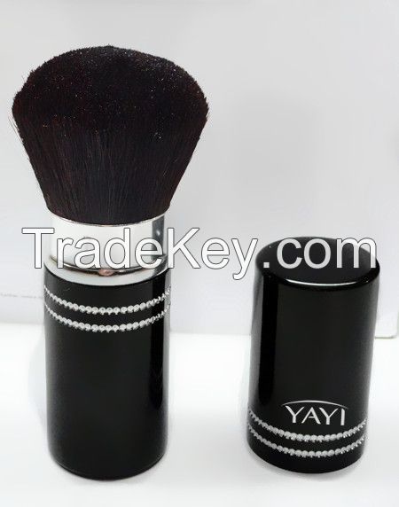 Telescopic cosmetic brush for makeup