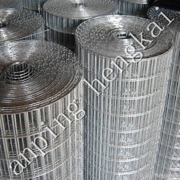 welded wire mesh fence