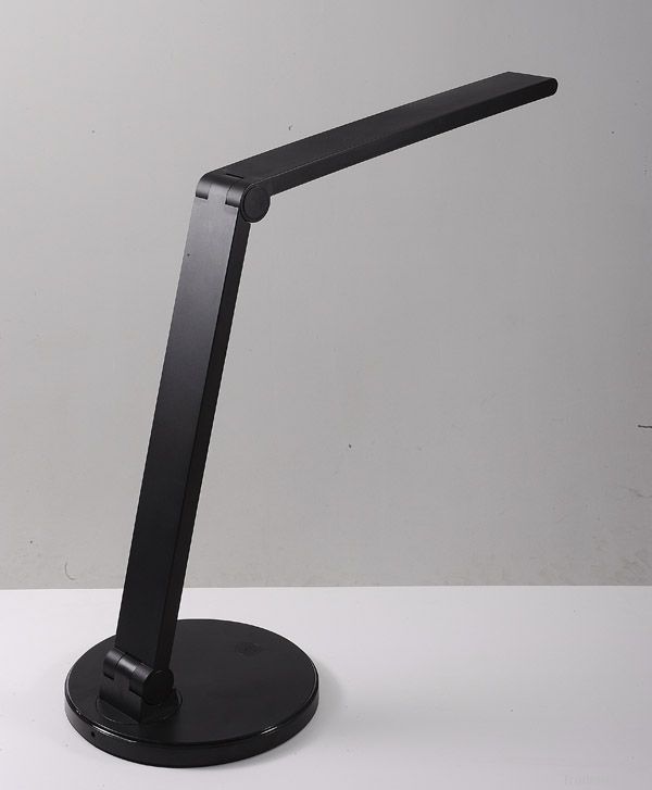 LED light touch the desk lamp that shield an eye