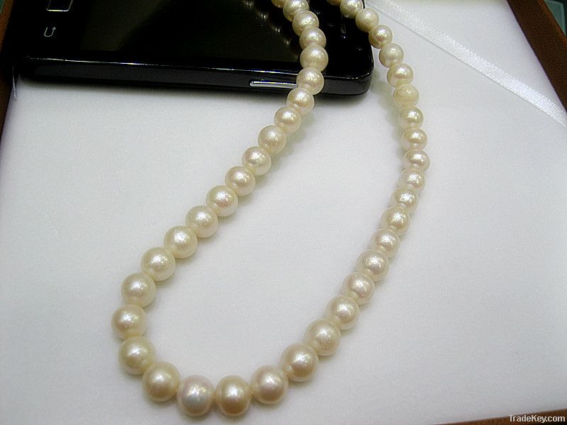 pearl necklace