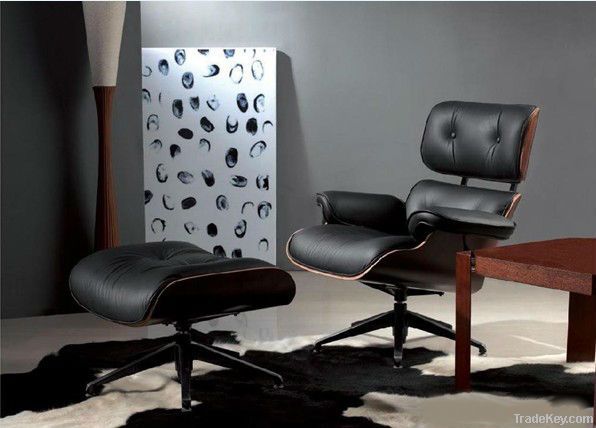 Eames chair with ottoman