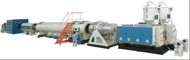 High-efficiency PE pipe extrusion line