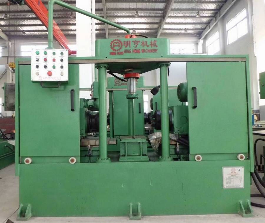Reducing Pipe Cuting and Beveling Machine