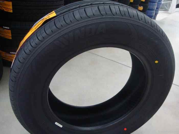 Passenger car tire 185/70R14 for cars