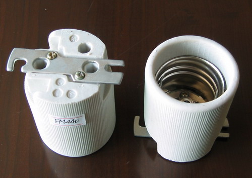 Porcelain Lampholder (FM440)