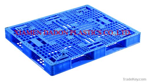 plastic pallet