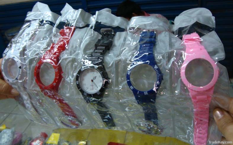 2011 fashion 5-in-1 quartz watch(R-08)