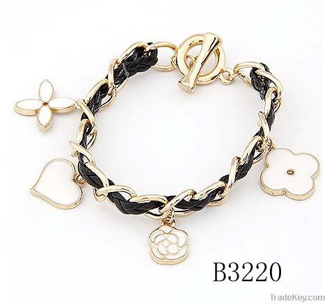 Hot sale charm bracelet elegant bracelet jewelry