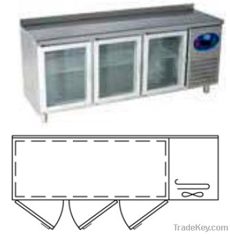 COUNTER REFRIGERATOR WITH GLASS DOORS