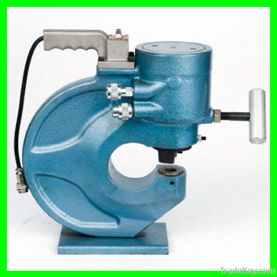 Hydraulic angle punch