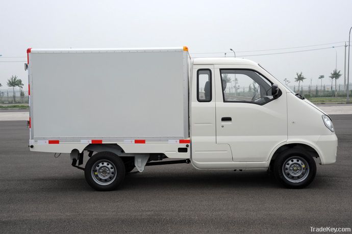 ELECTRIC TRUCK WITH CONTAINER