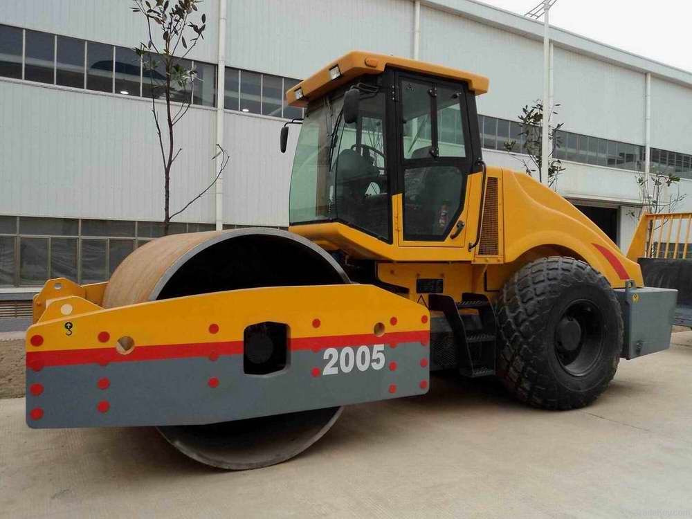 W2005G Full hydraulic vibratory roller