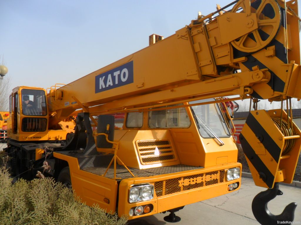Used kato truck crane 25 ton