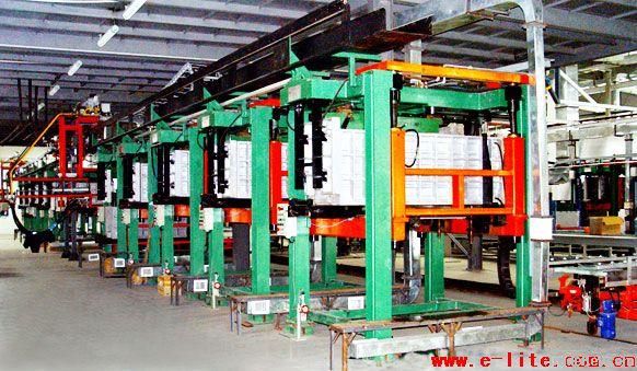 Linear Layout 20 Fixtures Refrigerator Cabinet Foaming Line