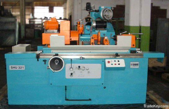 Universal cylindrical grinding machine