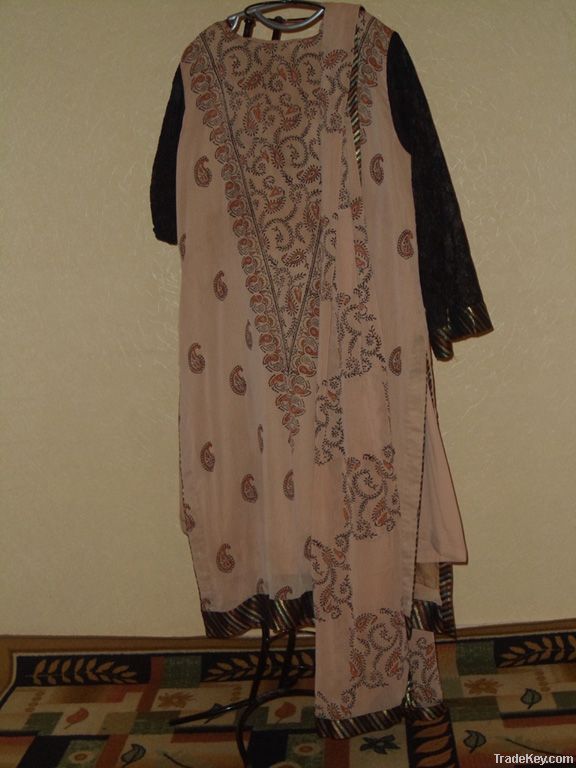 Ladies Block Printed 3-piece suit.