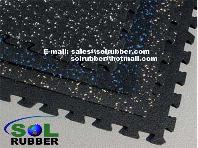 Interlock rubber tile with EPDM flecks