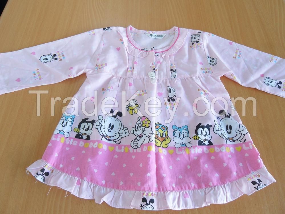 Used Clothing of Children Spring Wear