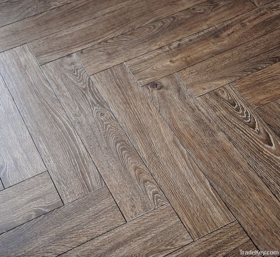 Deep registered laminate wood flooring
