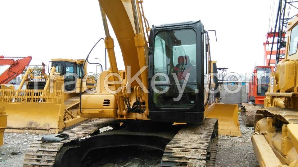 used KOMATSU excavator 