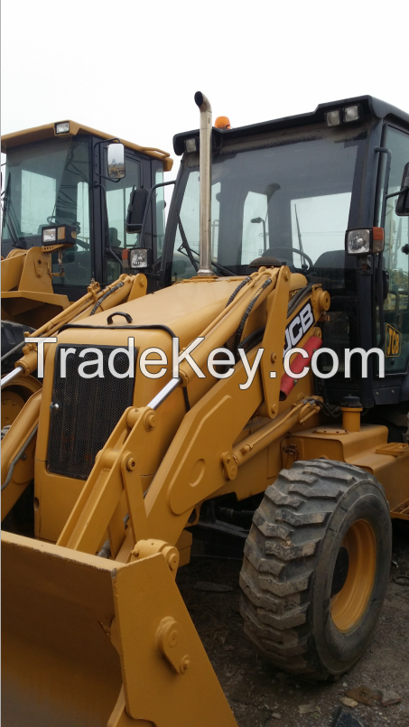 used JCB 3CX backhoe with bucket