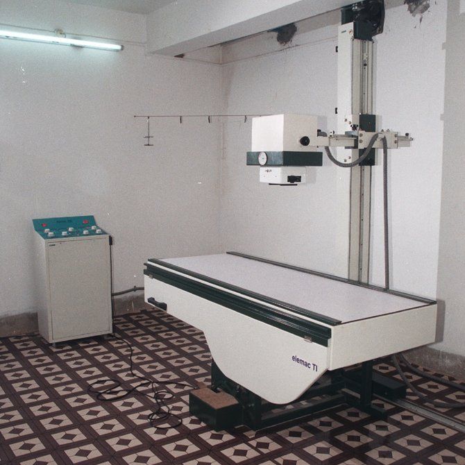 elemac TI - 100mA X-Ray m/c with 7 Position Tilting Bucky Table