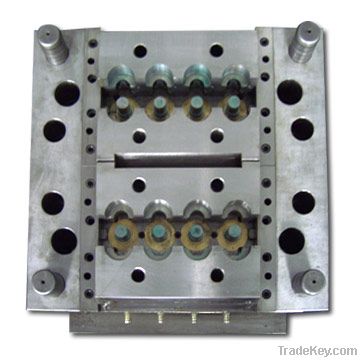 Plastic injection mold