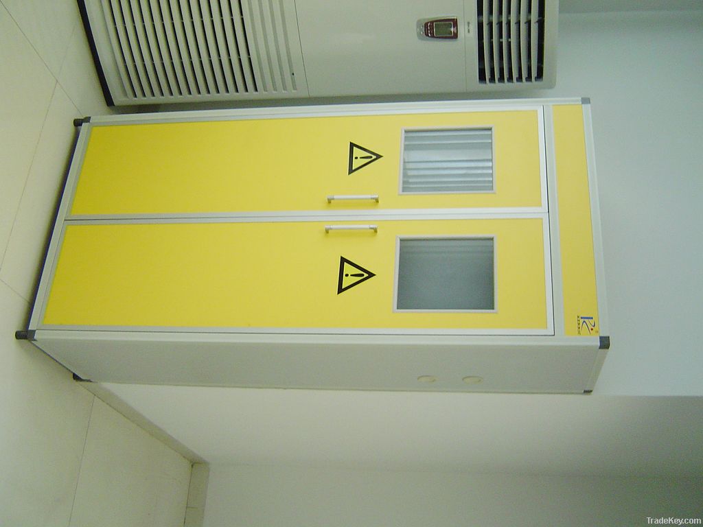 chemical and pharmaceutical cabinet