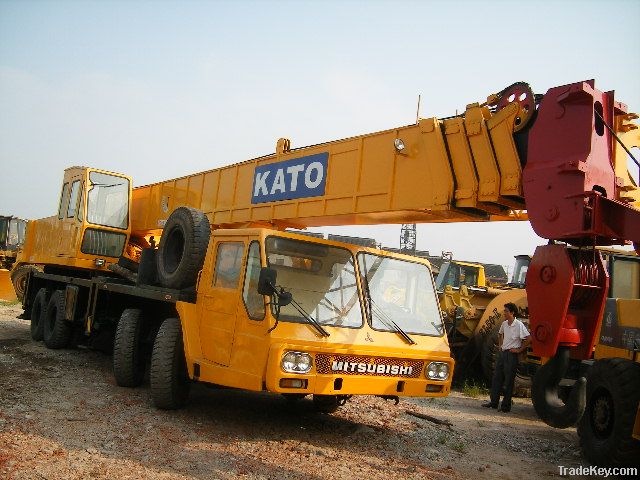 KATO TRUCK CRANE NK1200 FOR SALE IN GOOD CONDITION