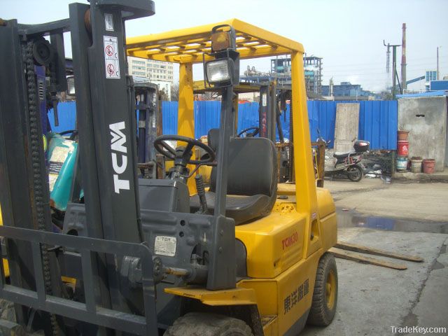 Used TCM Forklift FD30