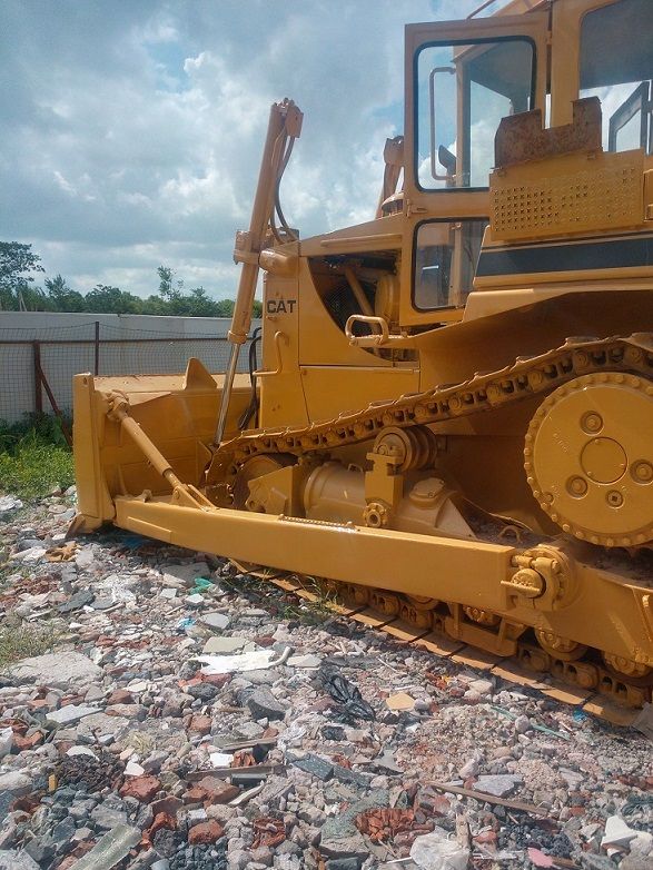 Used bulldozer CAT D6H in good condition