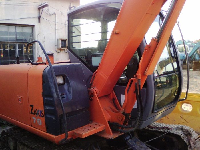 Used Hitachi Excavator ZX70 seller