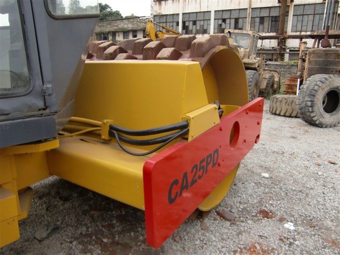 CA25PD Use Road roller