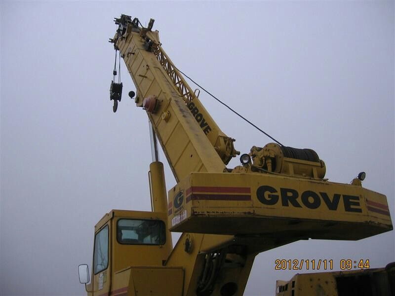 Used Grove 25ton rough crane