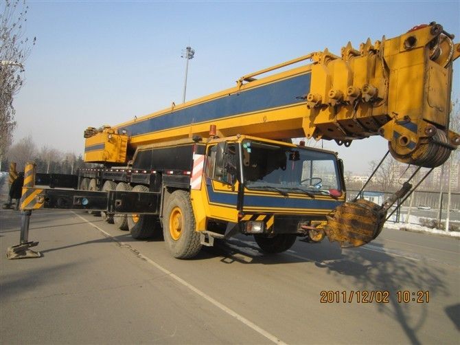 used Liebherr 225ton truck crane