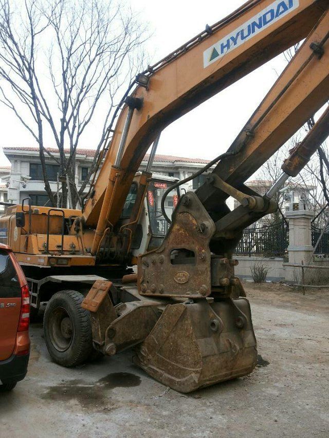 Used Wheel Excavtor HYUNDAI R130w
