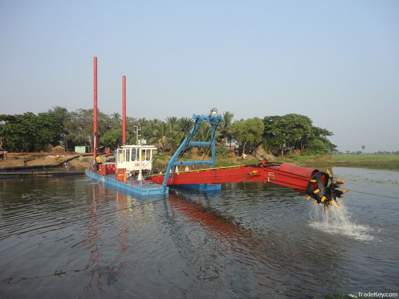 Small size and hydraulic sand pump dredger for sale