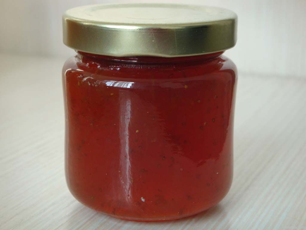 Canned strawberry jam