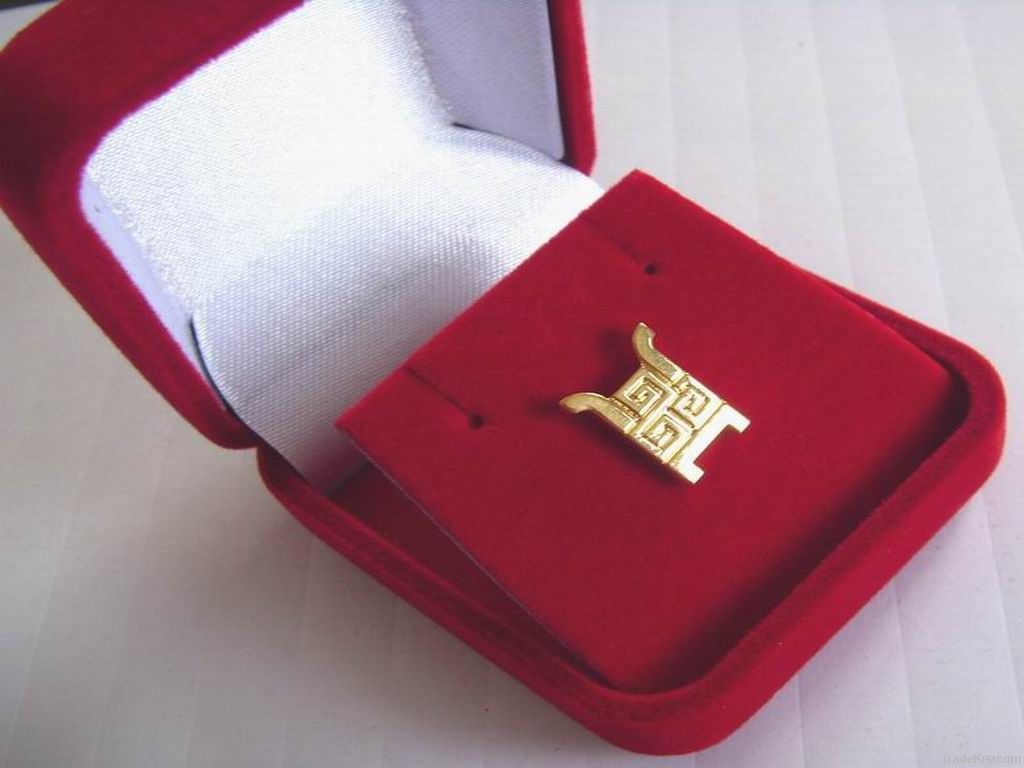 lapel pin, pin badge, button badge shaped angel wing