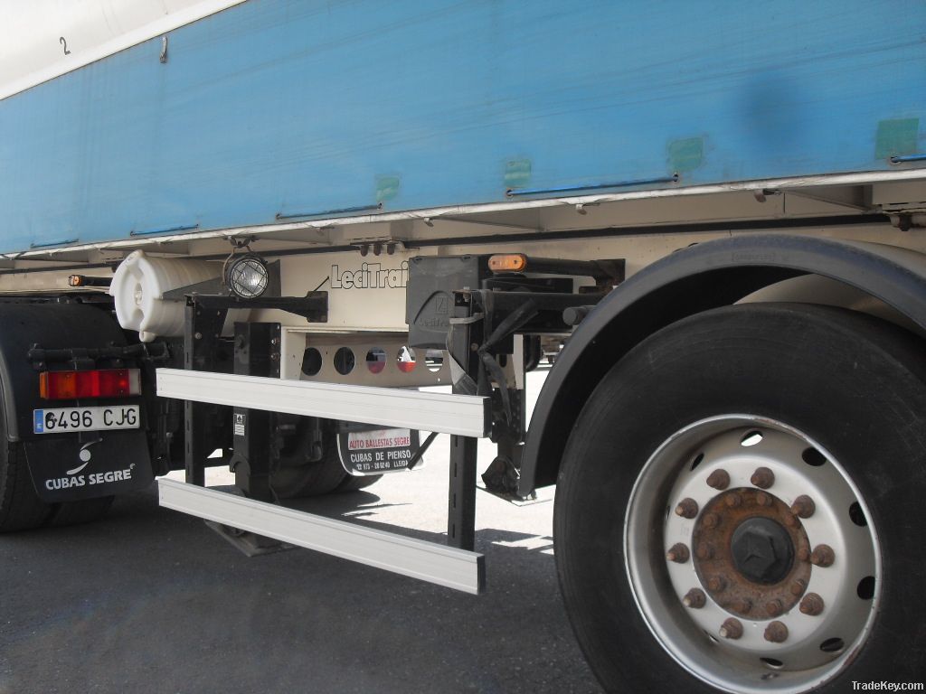 Feed semi trailer tank