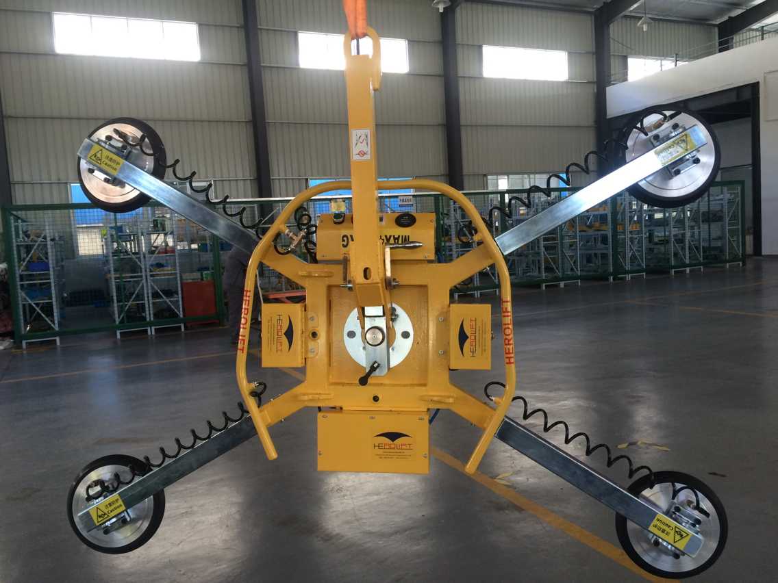 Vacuum lifter for glass sheet