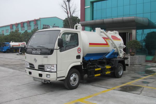Dongfeng 4000Liters Vacuum Sewage Truck