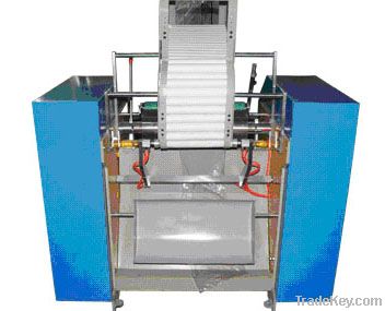 Automatic rewinding machine for cling film