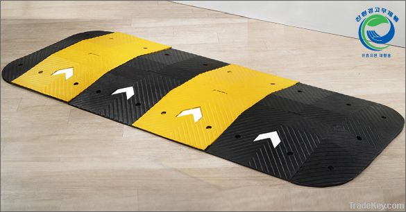 Relective Rubber Speed Bump Used For Road Safety
